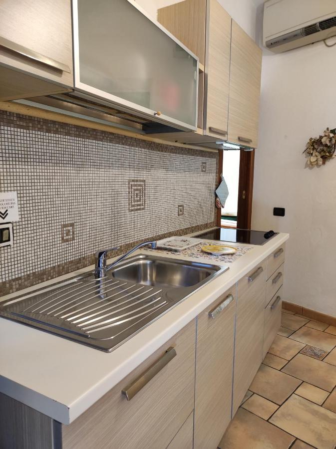 Bilocale Nella Vecchia Citta' Di Mentone Apartment Exterior foto
