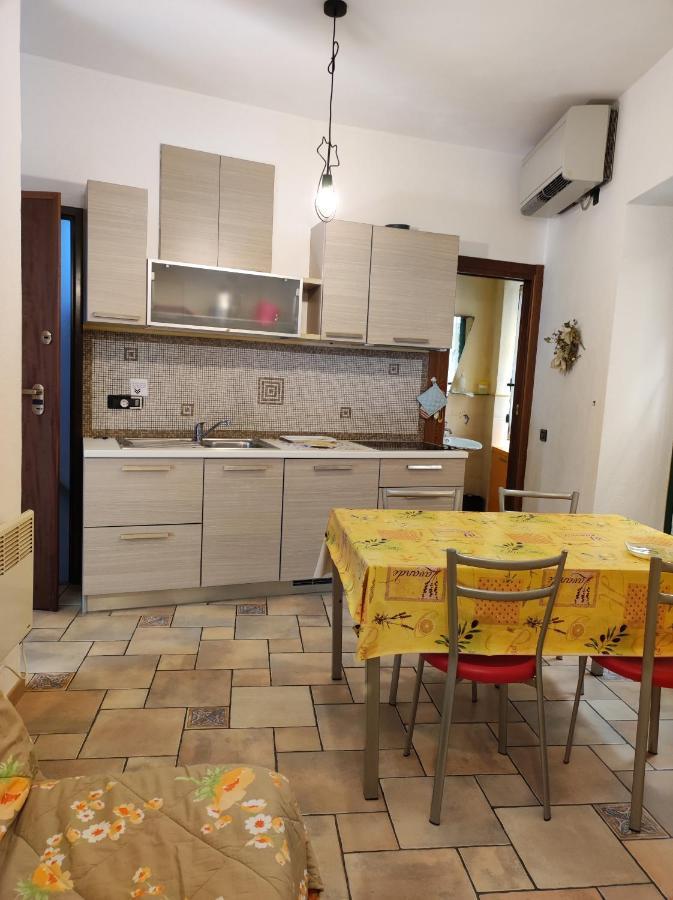 Bilocale Nella Vecchia Citta' Di Mentone Apartment Exterior foto