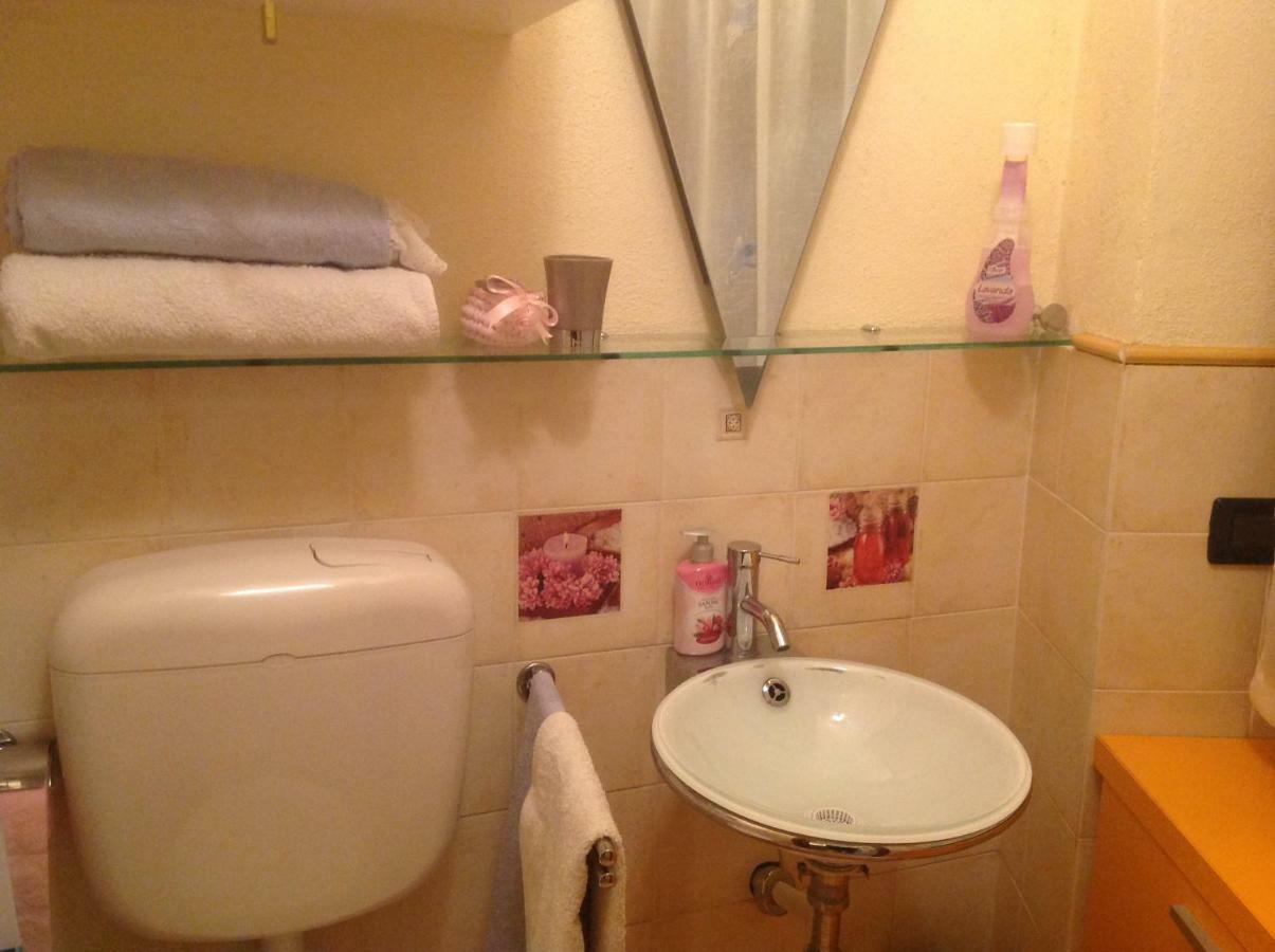 Bilocale Nella Vecchia Citta' Di Mentone Apartment Exterior foto